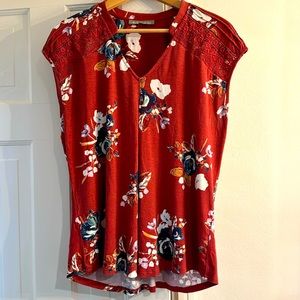 DANIELRAINN size L. Blouse